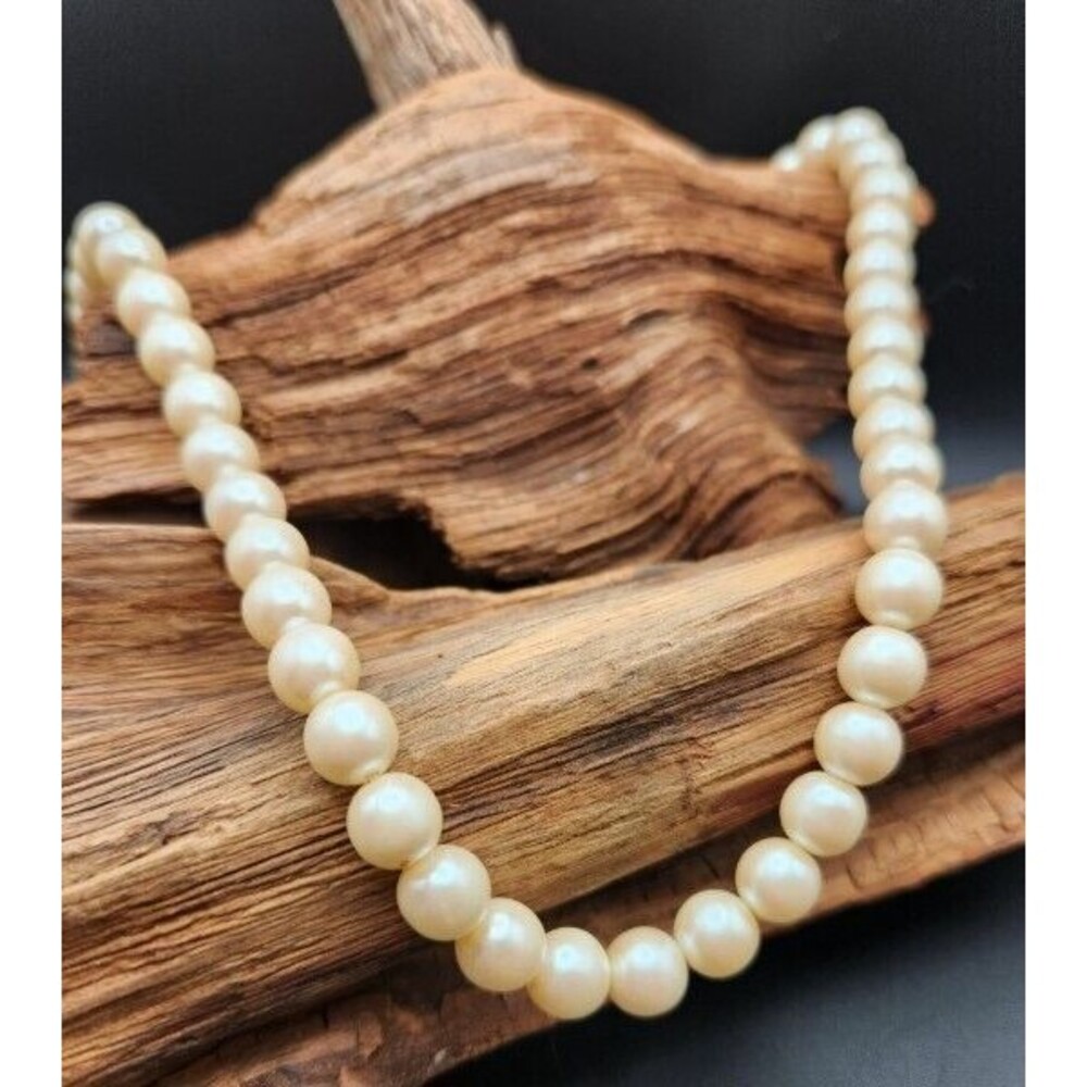 Vintage 18 to 21 inch 6mm Faux‎ Pearl Necklace with Goldtone Clasp